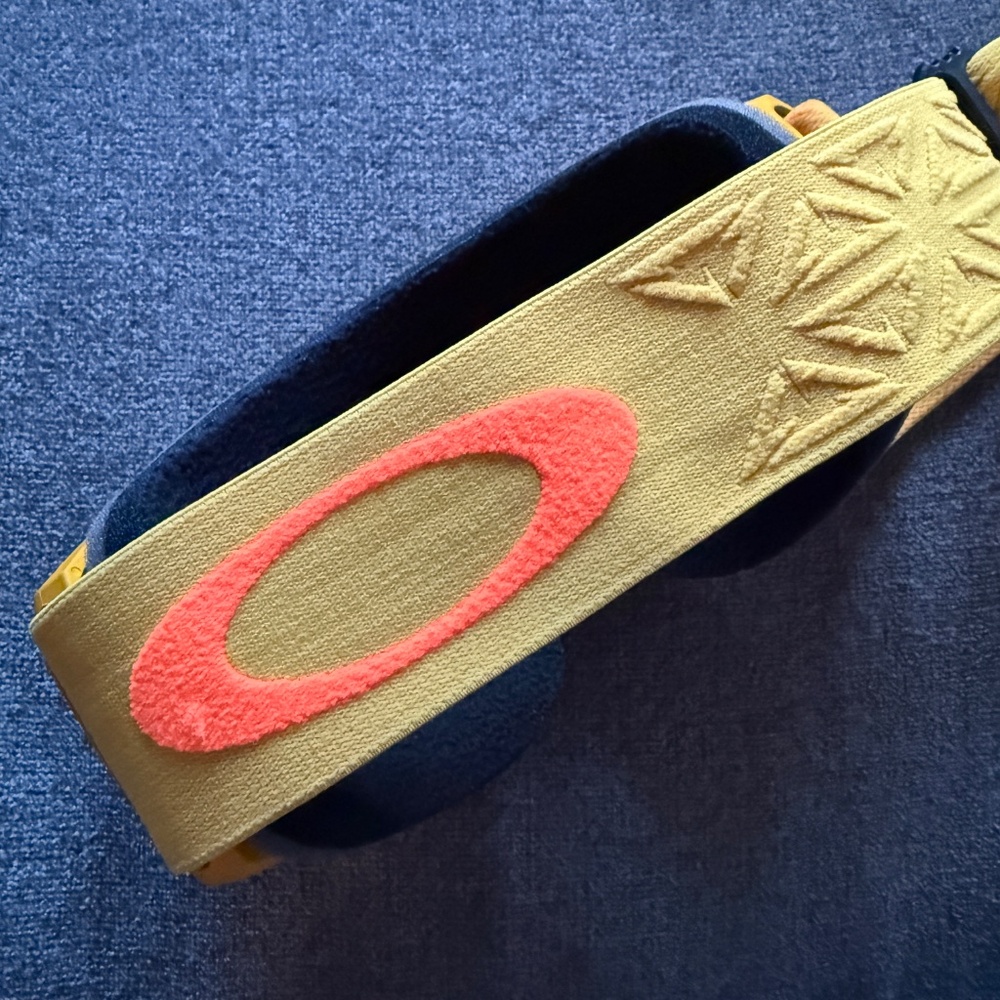 Oakley Line Miner ski goggles in a Icon Mustard color with Prizm Persimmon lens - Picture 10 of 12